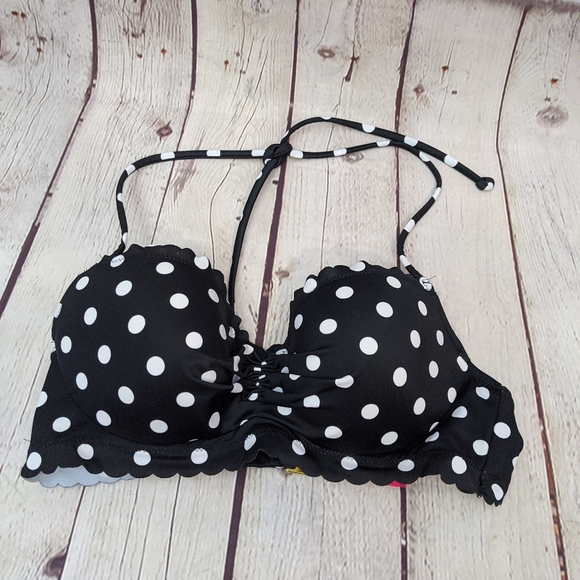 2 Piece Victoria's Secret Bikini Tops set - Picture 2 of 7